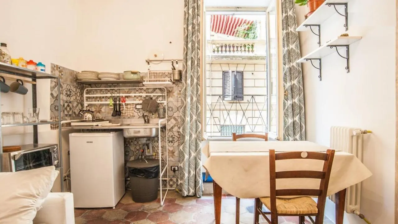 Apartment Domus Sant'Elena With Sauna Rome